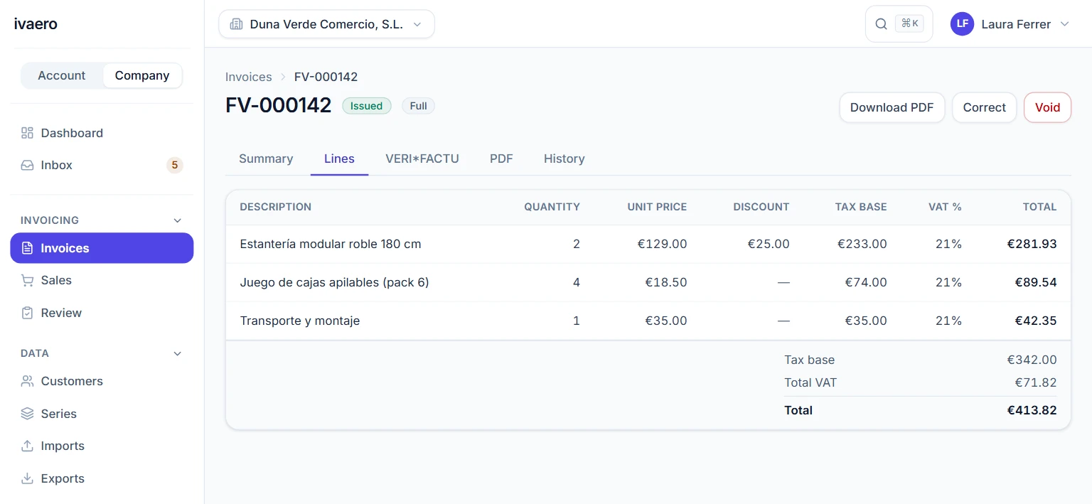 An invoice in ivaero, with its lines, the taxable base, each line's VAT and the total.