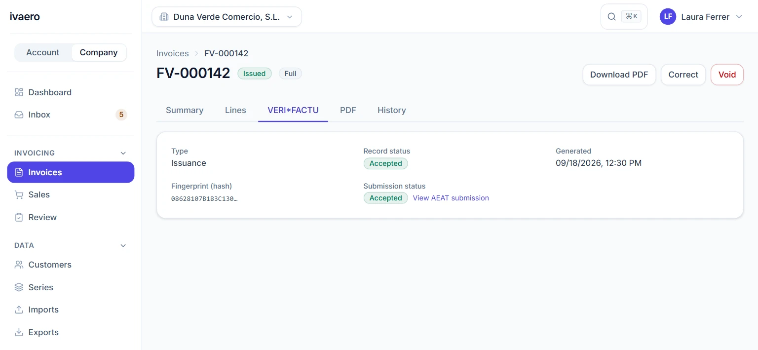 An invoice's VERI*FACTU record in ivaero: record type, accepted status, fingerprint and a link to the AEAT submission.